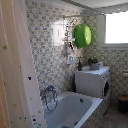 Cozy & Bright 50m From Subway -agios Antonios Apartment Athens