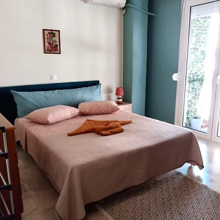 Cozy & Bright 50m From Subway -agios Antonios Apartment Athens